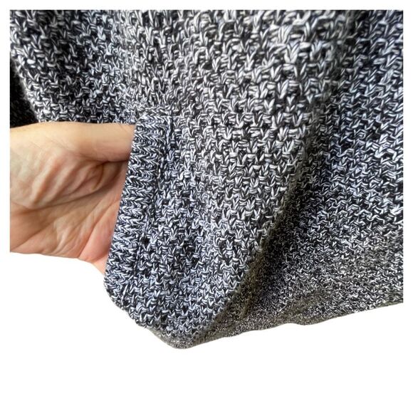 Duluth by Duluth Trading size M heavy knit relaxed fit pockets - Picture 10 of 10